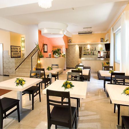 Hotel Ferrara カットーリカ エクステリア 写真